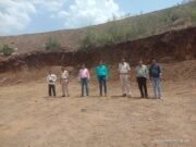 मुरूम का अवैध उत्खनन करते पाये जाने पर एक जेसीबी व एक डंपर जप्त