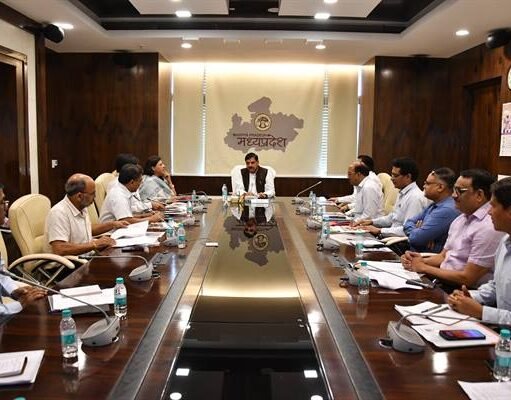 कृषि उपज मंडी में गड़बड़ी पाए जाने पर संबंधित सचिव होंगे जिम्मेदार : सीएम