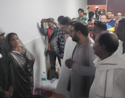 सांसद बंटी विवेक साहू ने जिला चिकित्सालय पहुंचकर किया निरीक्षण