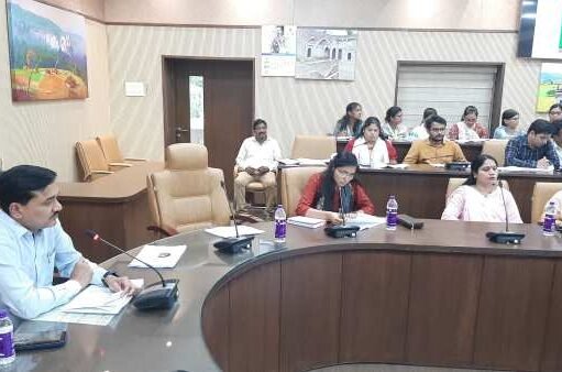 कलेक्टर ने दिए लापरवाह बीएमओ, बीपीएम को कारण बताओ नोटिस