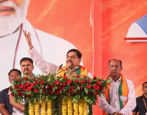 मुख्यमंत्री ने अमरवाड़ा के छिंदी एवं सुरला खापा में जनसभा को संबोधित किया