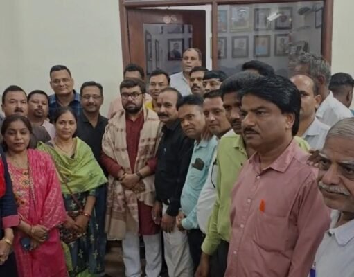 सांसद विवेक बंटी साहू का उच्च माध्यमिक शिक्षक संघ ने किया सम्मान