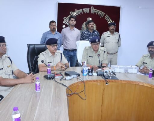 महंगे शौक पूरे करने की लूट का हुआ खुलासा 6 आरोपी गिरफतार