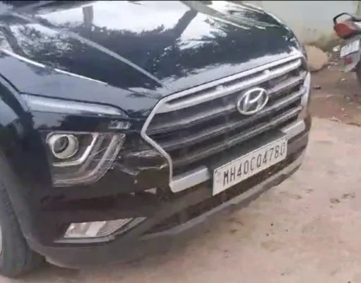 तेज रफ्तार कार ने स्कूली छात्राओं को मारी टक्कर