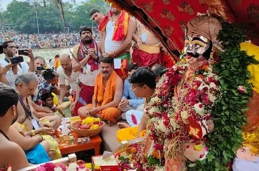 पुलिस बैंड ने स्वर लहरियों से किया भगवान महाकाल का स्वराभिषेक