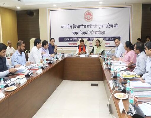 आत्मनिर्भर नगर निगम सरकार की प्राथमिकता : विजयवर्गीय