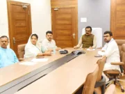 प्रभारी मंत्री राकेश सिंह ने ली समीक्षा बैठक