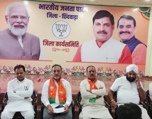 तिरंगा हमारी पहचान है : शेषराव यादव