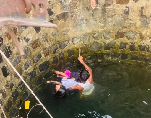 जांबाज युवाओं ने बचाई महिला और 4 बच्चो की जान….