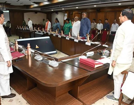 MP CABINET MEETING : सचिव स्तरीय अधिकारी करेंगे आश्रमों और छात्रावासों की निगरानी….