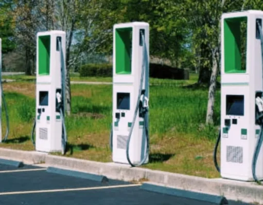 इलेक्ट्रिक वाहनों को अपनाने में तेजी लाने की योजनाएँ