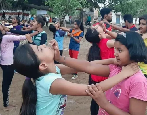 महिला अपराधों को रोकने आत्म-सुरक्षा का महत्व …