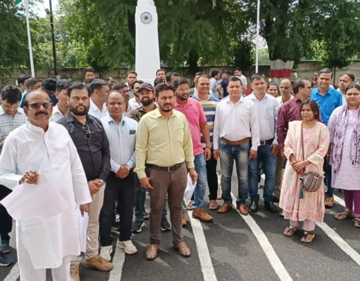Chhindwara :पटवारी संघ ने की बहाली की मांग