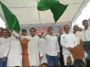 कमलनाथ ने हरी झंडी दिखाकर की किसान न्याय यात्रा की शुरुआत