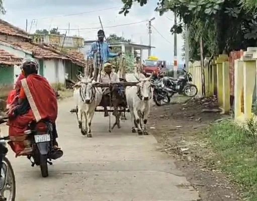 शर्मनाक करतूत : कलयुगी शिक्षक हुआ निलंबित, ग्रामीणों ने की एफ आई आर की मांग