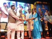 छिन्दवाड़ा के शिक्षक बने राज्य गौरव : राज्यपाल पुरस्कार से सम्मानित