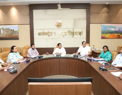 जिला सड़क सुरक्षा समिति ने ई-रिक्शा, ऑटो और बस के सम्बन्ध में लिए महत्वपूर्ण निर्णय