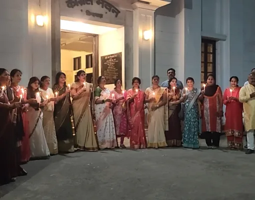महिला कांग्रेस ने कैंडल मार्च निकालकर मातृशक्ति के लिये मांगी सुरक्षा