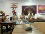 छिंदवाड़ा पुलिस का दीपावली गिफ्ट, मालिकों को लौटाए गुम हुए 251मोबाइल….