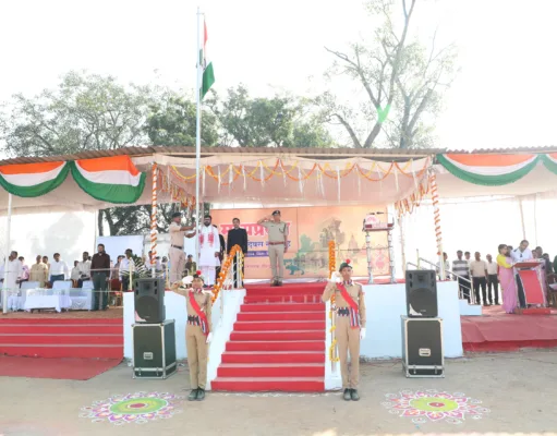 मध्य प्रदेश स्थापना दिवस समारोह ,उत्कृष्ट विद्यालय छिंदवाड़ा के बॉयज और गर्ल्स NCC कैडेट्स ने परेड में मारी बाजी