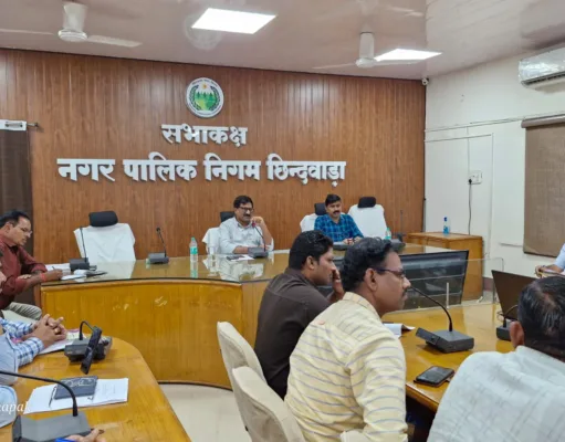 निगम आयुक्त ने की अवैध कालोनियों की समीक्षा …