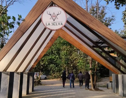 पेंच टाईगर रिजर्व की सफारी और “ला सेल्वा रिसोर्ट” की खातिरदारी…