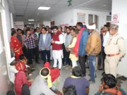 जिला अस्पताल पहुंचे सांसद बंटी विवेक साहू दुर्घटना में घायल मरीजों का जाना हाल-चाल