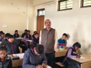 जिला शिक्षा अधिकारी ने स्कूलों का किया निरीक्षण एक शिक्षक निलंबित, एक अतिथि शिक्षक कार्य मुक्त