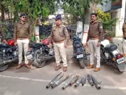 Chhindwara कोतवाली पुलिस ने बुलेट मोटर साइकिल से तीव्र आवाज वाले साइलेंसर निकलवाए
