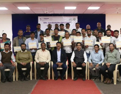 DAESI ‘देसी’ डिप्लोमा कोर्स के प्रमाण पत्र यूनिवर्सिटी ने वितरित किए