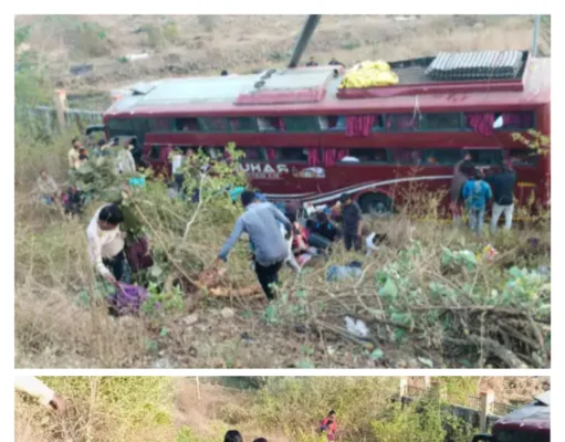 चौरई में केंद्रीय विद्यालय के पास यात्री बस पलटी, अयोध्या दर्शन से लौट रहे 21 श्रद्धालु घायल….