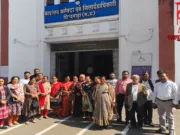 स्ट्रीट डॉग्स के आतंक से मुक्त कराने की मांग