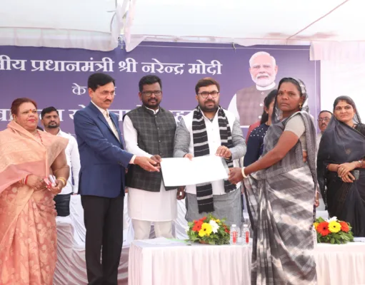 स्वामित्व योजना की सौगात जमीन का मालिकाना हक मिलने से ग्रामीणों के खिले चेहरे