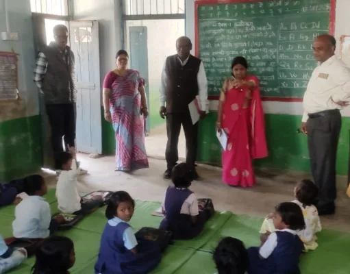शिक्षा विभाग की टीम का औचक निरीक्षण,प्राचार्य, शिक्षकों एवं लिपिक को कारण बताओ नोटिस …