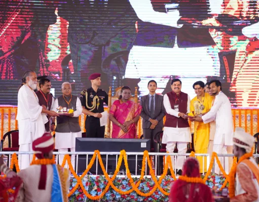 बागेश्वर धाम : महाशिवरात्रि पर छतरपुर के गढ़ा में 251 कन्याओं का सामूहिक विवाह, राष्ट्रपति द्रौपदी मुर्मु रहीं मुख्य अतिथि