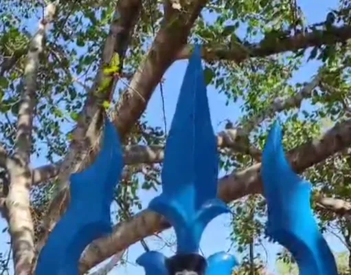 Chhindwara पी जी कॉलेज मंदिर में अद्भुत चमत्कार: त्रिशूल से निकल रहा अमृत जल!