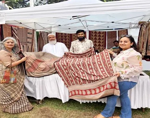 मध्यप्रदेश के बाग प्रिंट शिल्पियों की पुणे की विरासत हाट में धूम….
