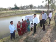 मध्यप्रदेश में पहली ताजे पानी की मोती खेती परियोजना का कलेक्टर ने किया निरीक्षण