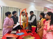 भ्रष्टाचारी के संरक्षक बने पशु उपसंचालक, रिश्वतखोर का फूल माला पहनाकर किया स्वागत