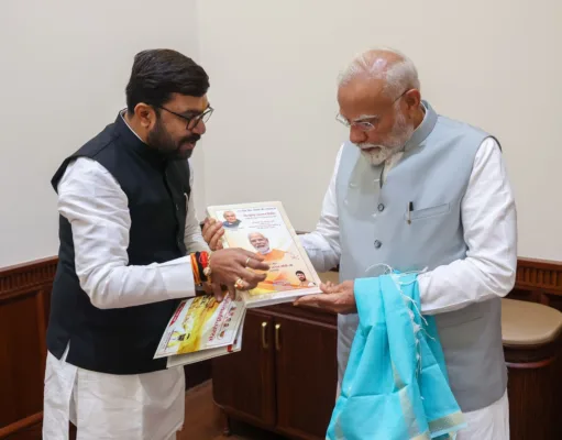 chhindwara सांसद ने प्रधानमंत्री को मुलाक़ात में महुए के कुकीज,लड्डू किये थे भेंट, नरेन्द्र मोदी ने मन की बात कार्यक्रम में किया उल्लेख….