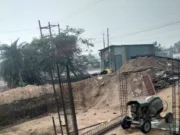 सरकारी नाले की जमीन पर अतिक्रमण: प्रशासन की अनदेखी से बढ़ रही परेशानी