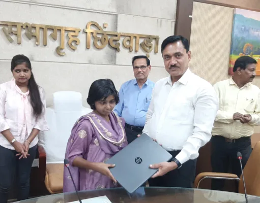 मेधावी नि:शक्त छात्राओं की उच्च शिक्षा हुई आसान