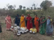 महाकाल मोहल्ला सोनपुर बस्ती में पानी की भारी किल्लत, कुआं धंसने से बढ़ी समस्या