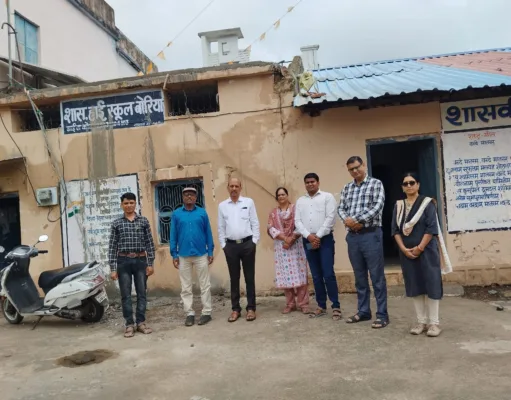 जिला शिक्षा अधिकारी ने प्राथमिक, माध्यमिक, हाई व हायर सेकण्डरी विद्यालयों का किया आकस्मिक निरीक्षण