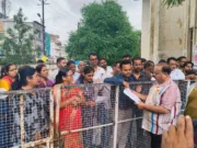 बंसल कॉलोनी में नाली तोड़कर बनाई बाउंड्री, पानी भराव से जनजीवन संकट में