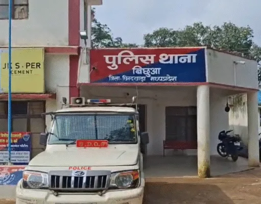 छिंदवाड़ा पुलिस की बड़ी कार्यवाही: गुलसी जंगल में जुआ फड़ पर छापा, 15 आरोपी गिरफ्तार, ₹70 लाख से अधिक का माल जब्त
