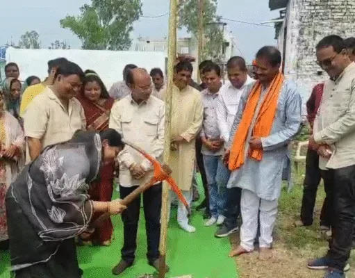 अमरवाड़ा विधायक ने किया वार्ड नंबर 6 में सड़क निर्माण कार्य का भूमि पूजन