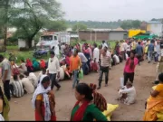 अमरवाड़ा: कौन समझेगा किसानों का दर्द दो बोरी यूरिया के लिए 3:00 बजे रात से लाइन लगा रहे किसान किसानों का दर्द