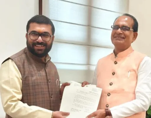 सांसद बंटी विवेक साहू ने केंद्रीय कृषि एवं ग्रामीण विकास मंत्री शिवराज सिंह चौहान से की मुलाक़ात सांसद ने केंद्रीय कृषि एवं ग्रामीण विकास मंत्री शिवराज सिंह चौहान से मुलाक़ात कर छिंदवाड़ा-पांढुर्णा में यूरिया की पर्याप्त उपलब्धता की माँग की