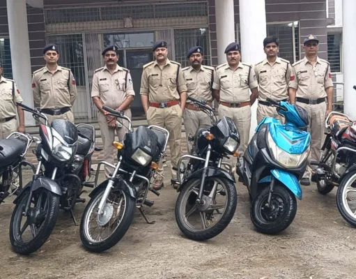 छिंदवाड़ा : मोटरसाइकिल चोरी गिरोह का भंडाफोड़, 5 बाइक और 1 स्कूटी बरामद
